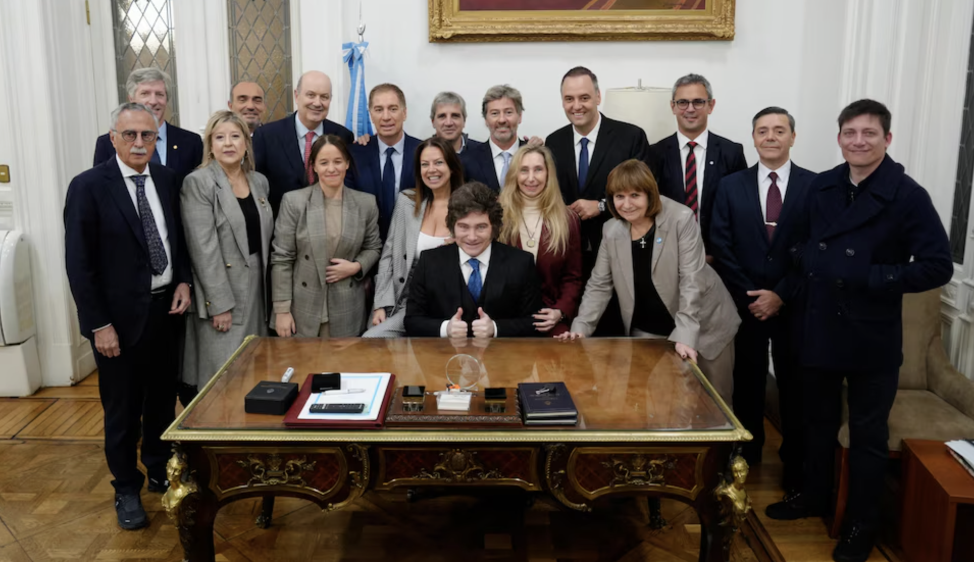 La mesa política de Milei: paz para la foto, Adorni sin conducción real ...