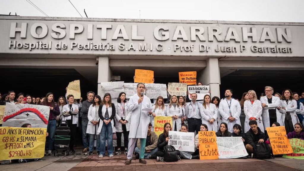 IOMA dice que le pagó todo al Garrahan, pero la Nación insiste con un reclamo de $9.000 millones