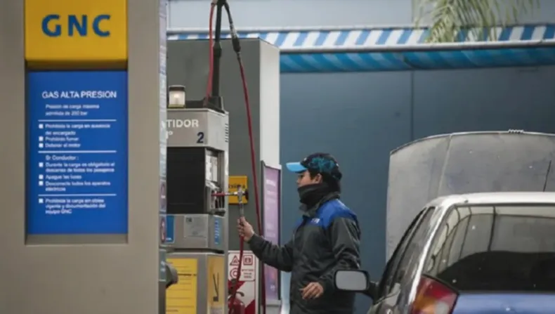 Ola polar paraliza La Plata: Hay estaciones de GNC cerradas y miles de conductores en crisis