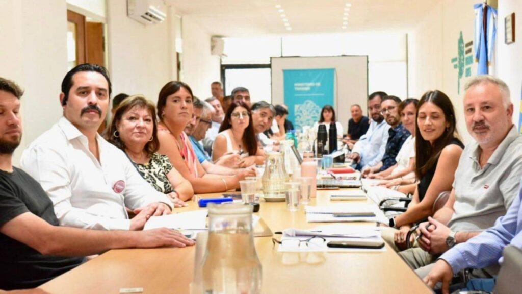 Provincia: los gremios estatales rechazaron el 1,5% ofrecido por Kicillof