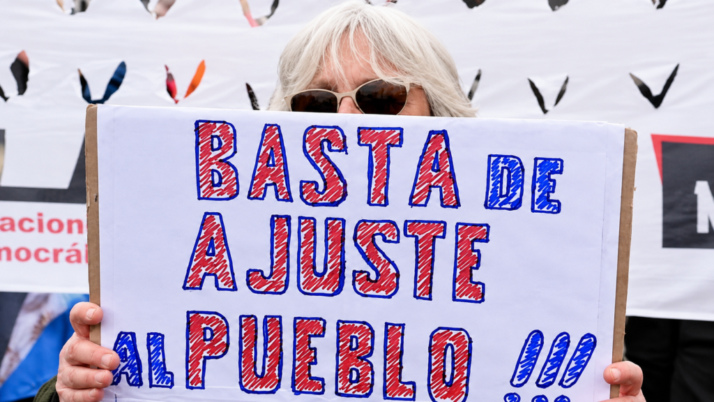 El 50% de los argentinos dice que ya no aguanta más el ajuste, según una encuesta de QSocial