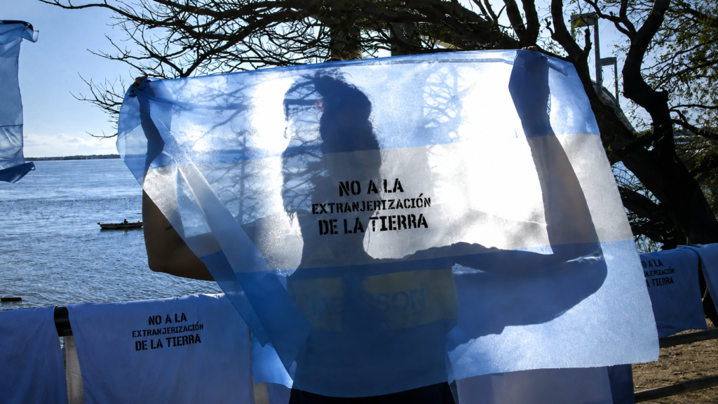 Sin los votos, el Gobierno bajó el capítulo de venta de tierras a extranjeros y el Senado sesiona hoy con una ley de propiedad privada recortada