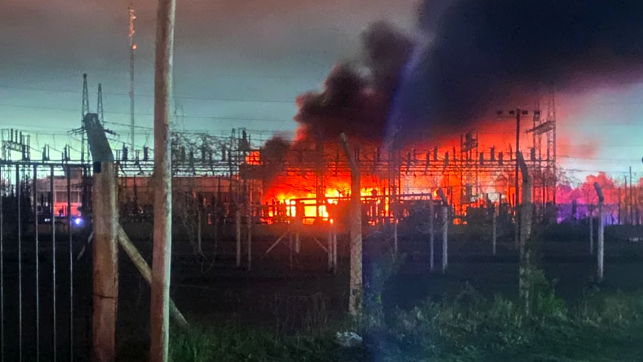 Se incendió la subestación de Edelap en Tolosa y hay un apagón masivo en la zona norte de La Plata