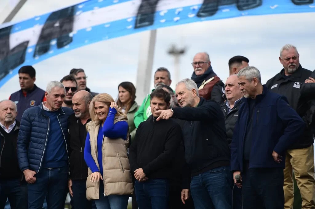 Kicillof discutió su armado político en un almuerzo con intendentes del Movimiento Derecho al Futuro