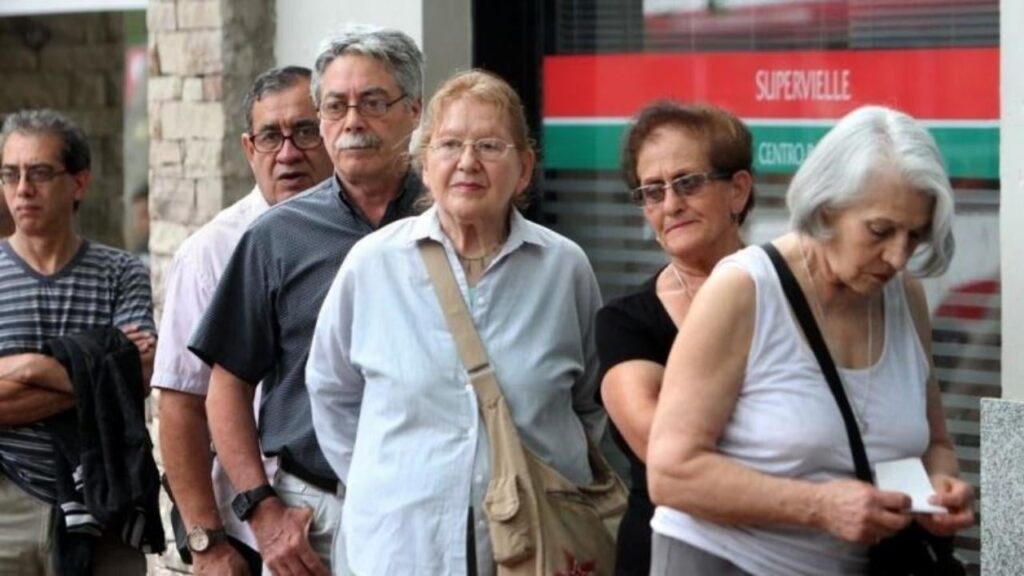 Jubilaciones: ANSES oficializó un aumento del 1,62 % a partir de agosto