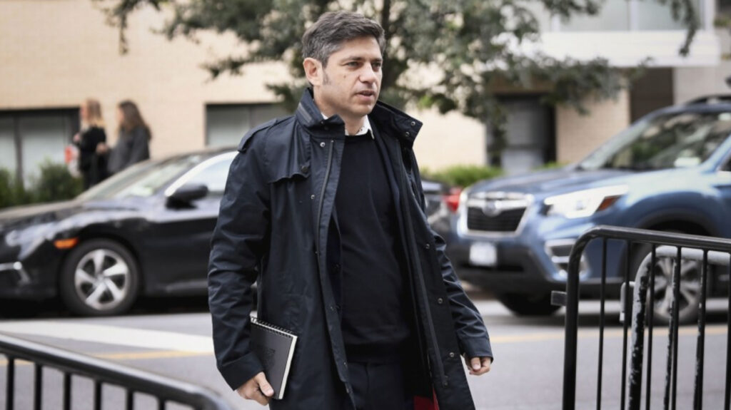 Milei presiona a la Cámara Electoral para obligar a Kicillof a desdoblar la elección bonaerense