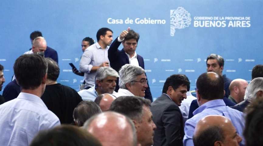 Las provincias perdieron $1,39 billones en coparticipación y los intendentes bonaerenses presionan para evitar el default del aguinaldo