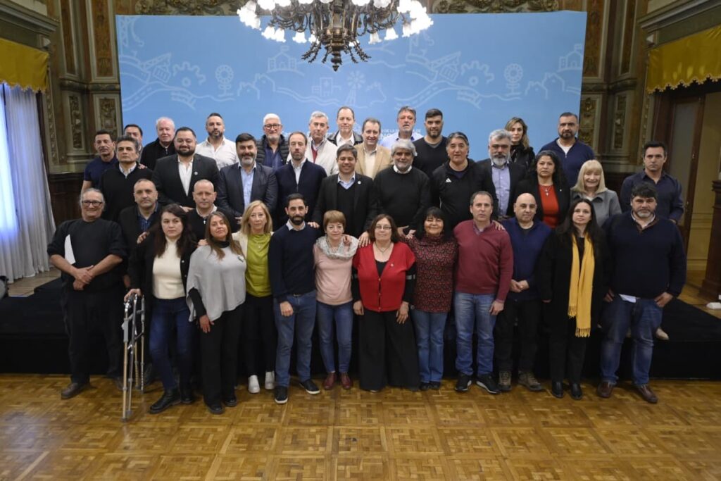 Kicillof reunió a los gremios bonaerenses y reforzó su alianza: “Defender el Estado es nuestra bandera”