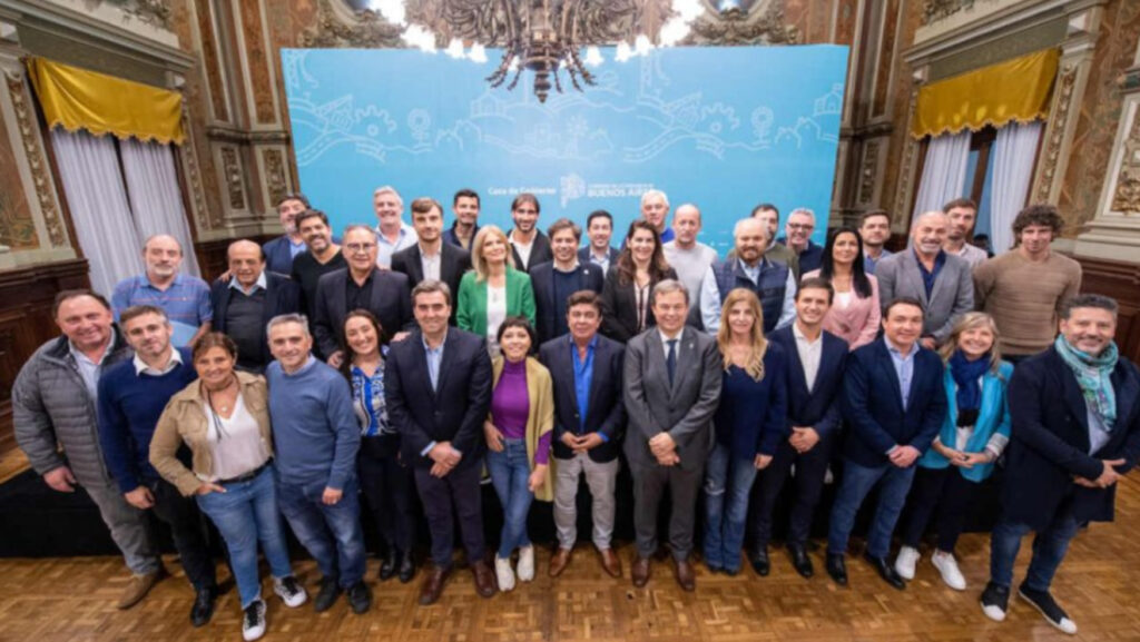 Kicillof reúne a los intendentes del MDF para ordenar la estrategia electoral
