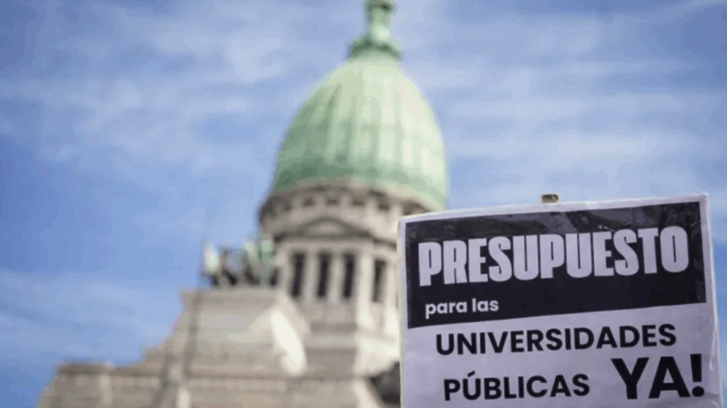 Milei promulgó las leyes de financiamiento universitario y emergencia pediátrica, pero suspendió su aplicación