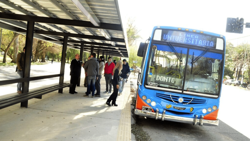 La Línea Universitaria amplía su recorrido y llega a la Facultad de Periodismo