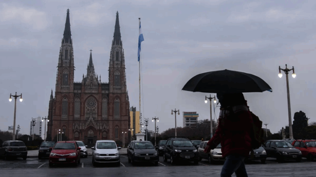 Clima atípico en La Plata: anticipan temperaturas y lluvias por encima de lo habitual