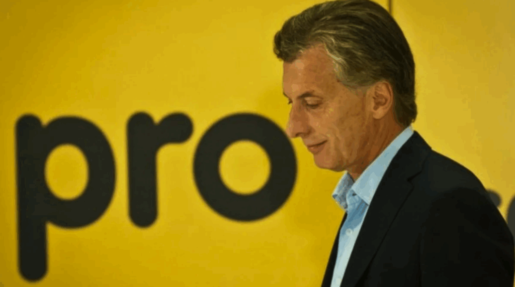 Macri se corre, el PRO se desarma y crecen las tensiones con los libertarios en la provincia