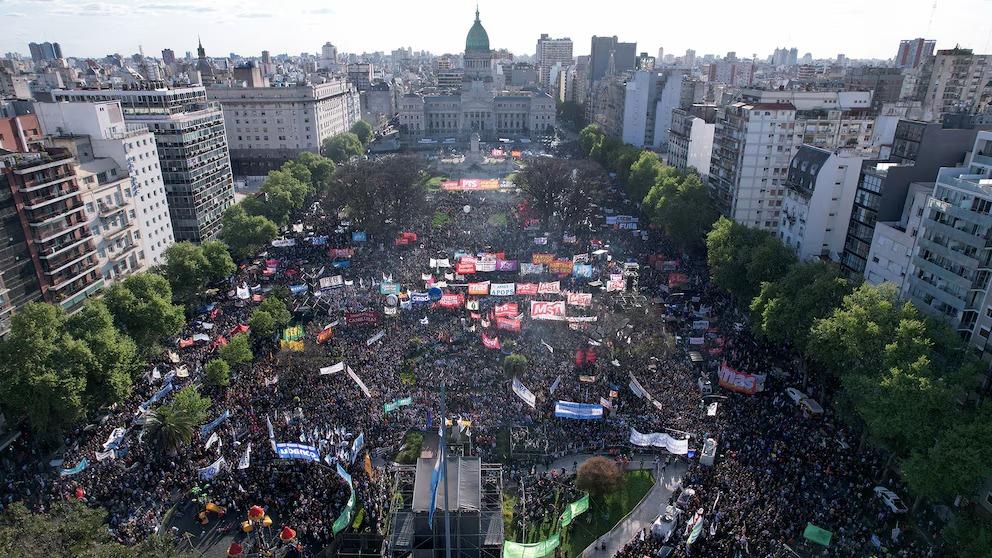 “Si hay veto, hay marcha”: la advertencia de los docentes universitarios de La Plata al Gobierno
