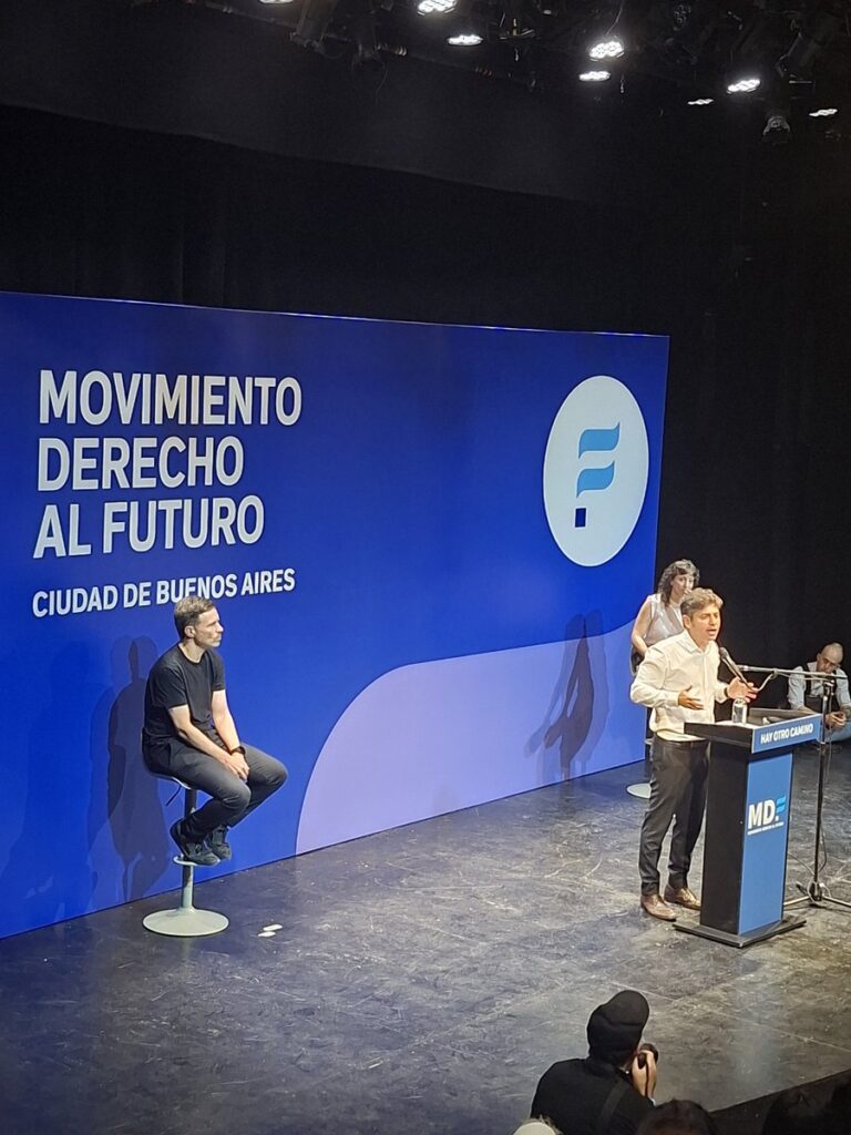 Kicillof lanzó el Movimiento Derecho al Futuro en CABA y se proyecta hacia 2027