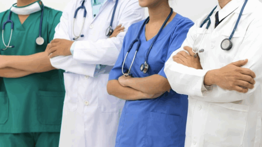 Médicos bonaerenses recibirán aumento del 5% en dos tramos: cuánto cobrarán residentes y profesionales de salud