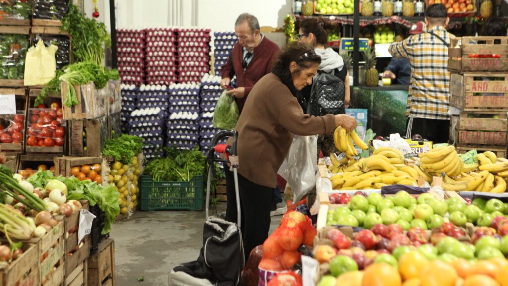 Mercado Bonaerense de La Plata actualizó precios: asado, pan, huevos y frutas entre las ofertas destacadas