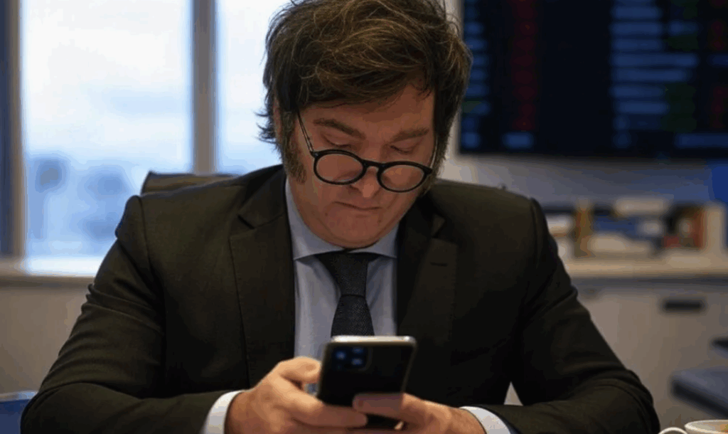 Milei acumula cinco meses de imagen negativa y pierde protagonismo digital mientras la polarización se recalienta