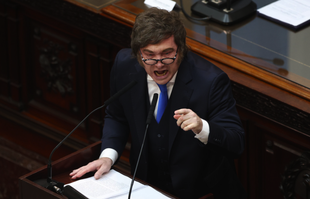 Milei tensó al máximo la grieta en el Congreso: reformas, embestida contra el kirchnerismo y señales de campaña en año clave