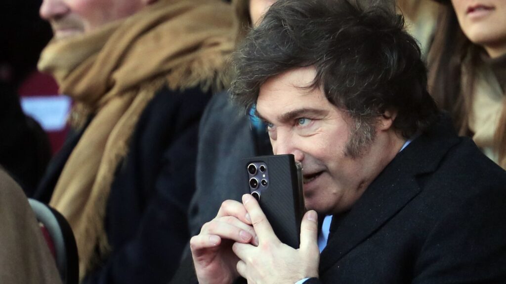 Crecen las críticas a Milei en redes sociales y el Gobierno enfrenta un verano tenso