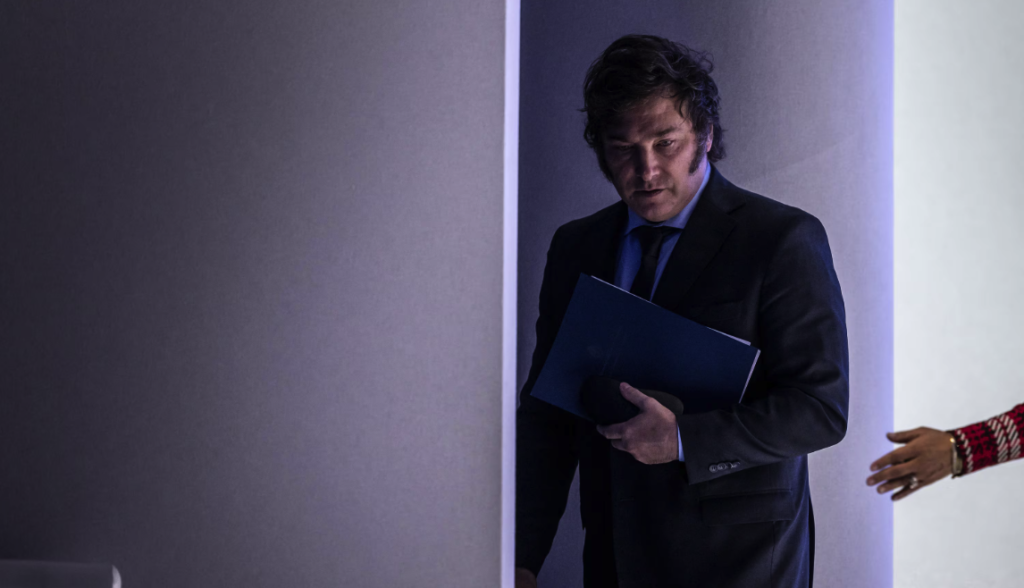 Milei no logra despegar y el ballotage aparece como escenario probable: crece el malestar por los salarios