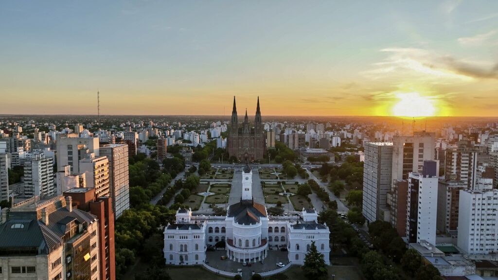 Cómo funcionarán los servicios municipales en La Plata durante el feriado del 20 de junio