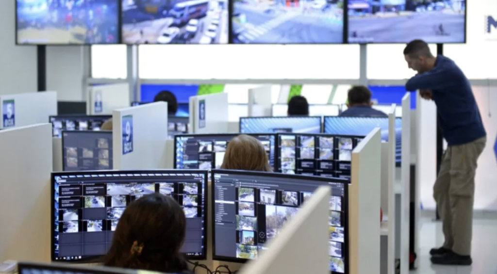 La Plata más que duplicará sus cámaras de seguridad: arrancan 1.300 nuevas instalaciones esta semana