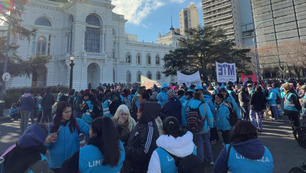El MTE denunció despidos masivos de recicladores en La Plata y represión policial