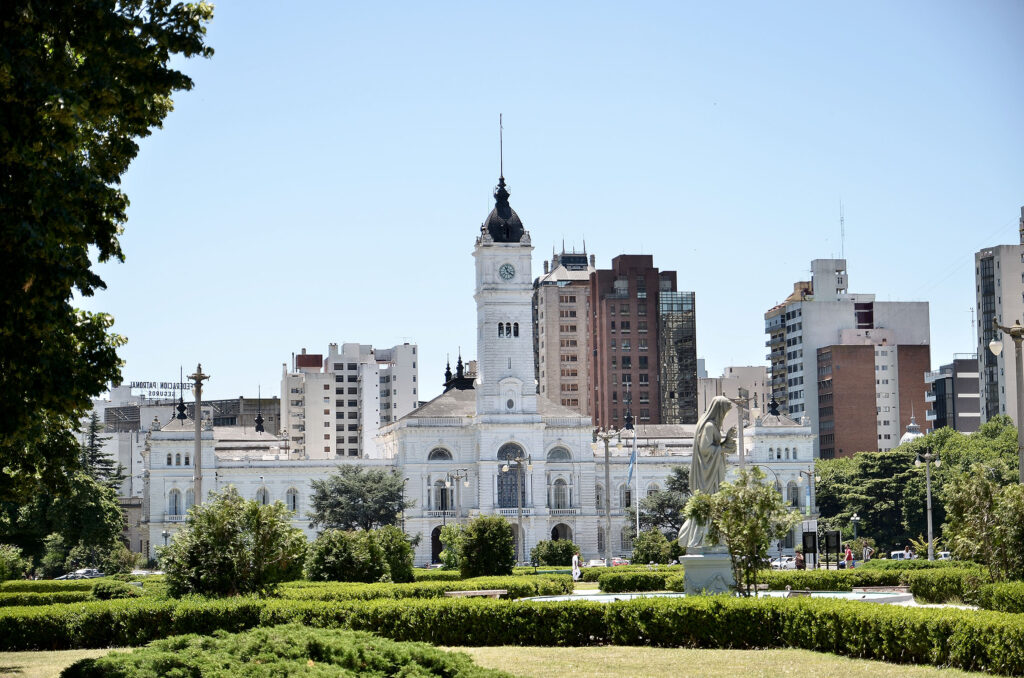 La Plata: municipales cobrarán el aguinaldo y el sueldo de junio el próximo lunes