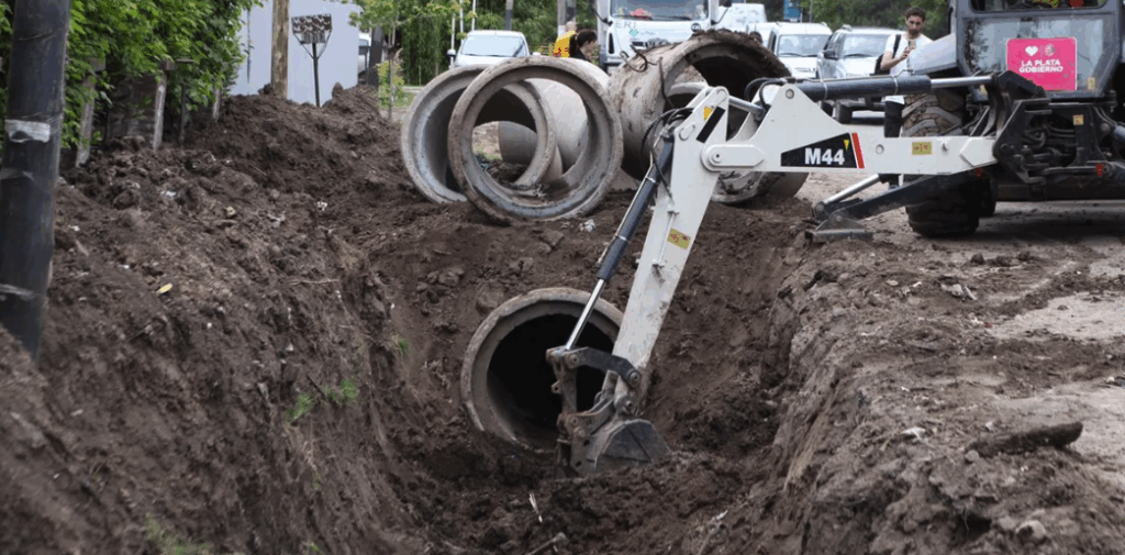 La Plata: tras años de reclamos vecinales, comienzan dos obras hidráulicas clave en Sicardi