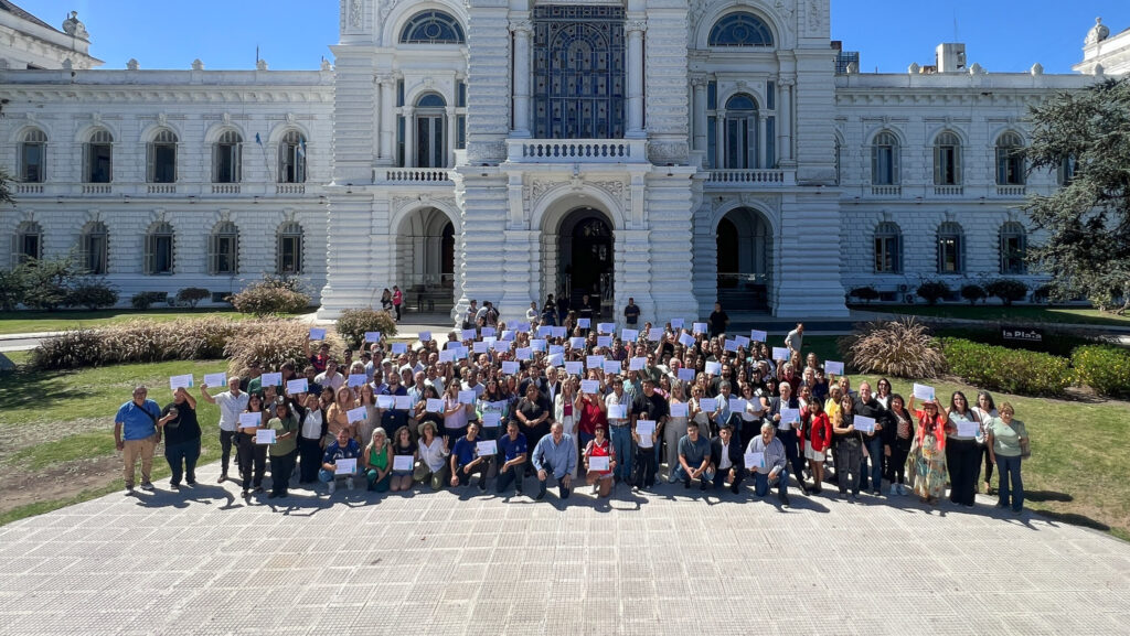 La Plata regularizó 150 asociaciones civiles y refuerza el entramado social de los barrios
