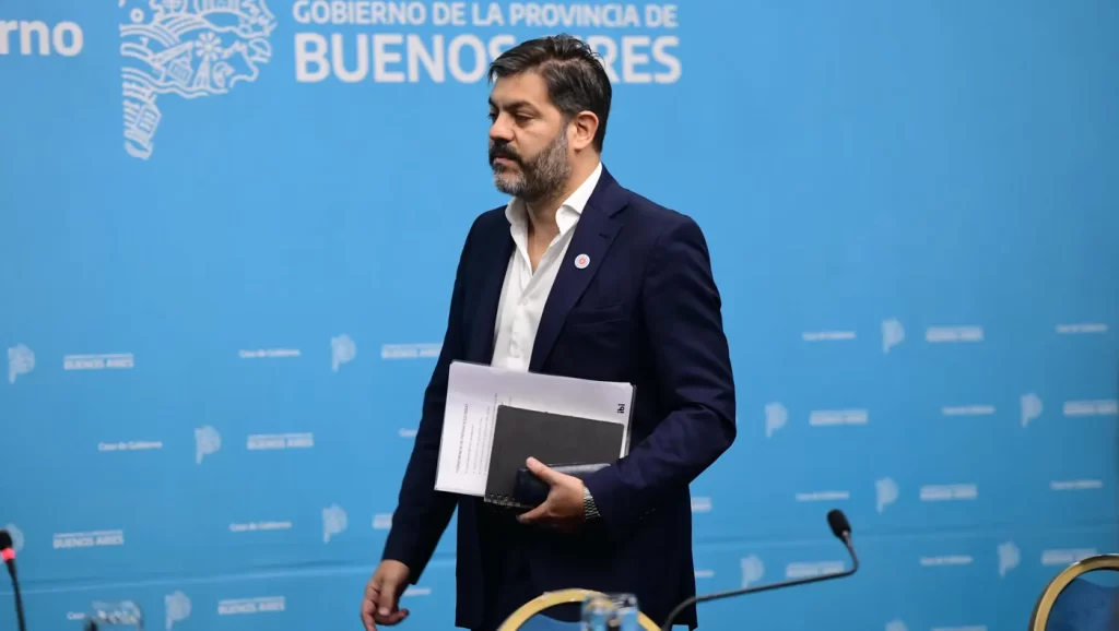 Carlos Bianco respondió a las versiones sobre Mayra Mendoza y advirtió que “si alguien quiere pasarse al otro lado será tratado como oposición”. La Gobernación bonaerense ratificó el apoyo legislativo al oficialismo en medio de tensiones internas de La Cámpora.