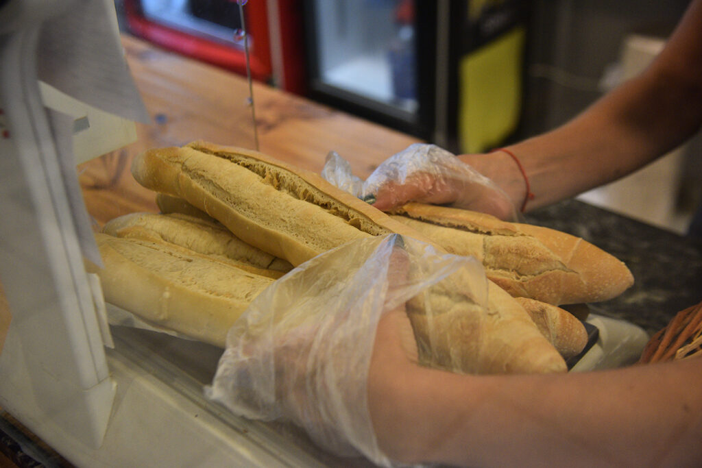 Cerraron 21 panaderías en La Plata en dos años: el 10% del sector desapareció por la caída del consumo