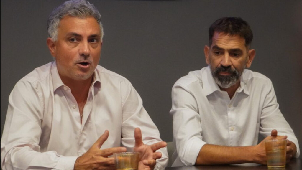 La Libertad Avanza reacomoda su armado bonaerense: Romo deja la presidencia del bloque y Pareja gana poder