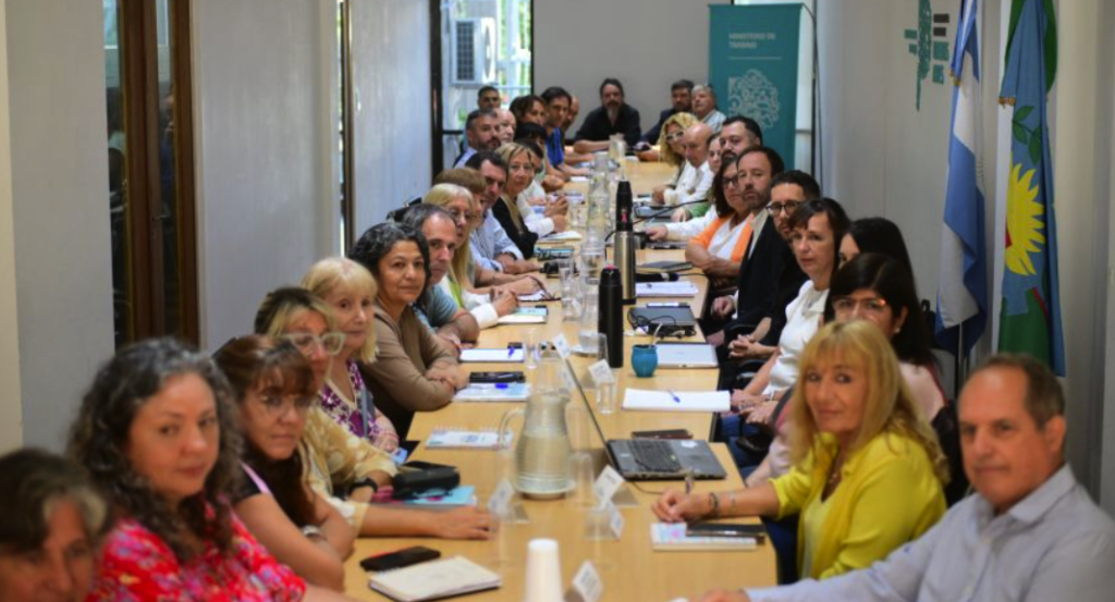 Paritarias en Provincia: los docentes aceptaron un aumento del 9% en tres cuotas y se garantiza el ciclo lectivo en La Plata