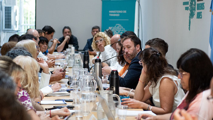 Paritaria bonaerense: sin oferta concreta sobre la mesa, el aumento salarial se posterga para agosto