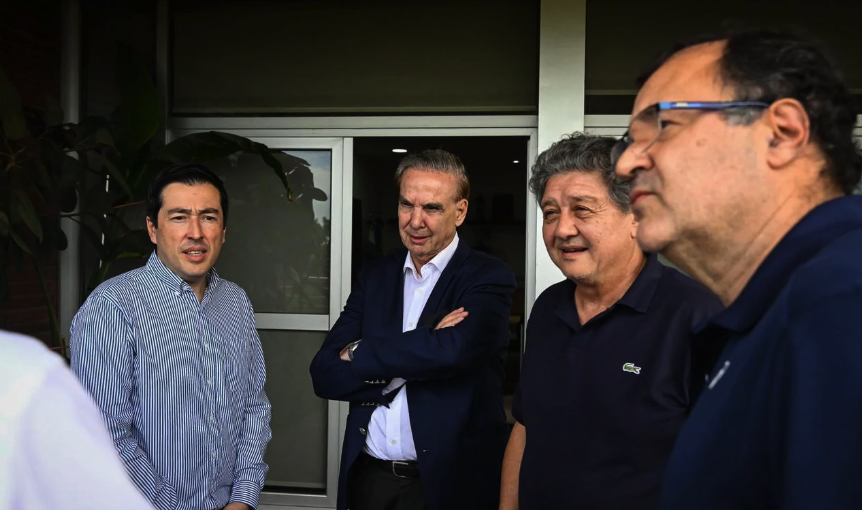 Pichetto arma en la Provincia y suma heridos libertarios: el frente anti Milei empieza a tomar volumen