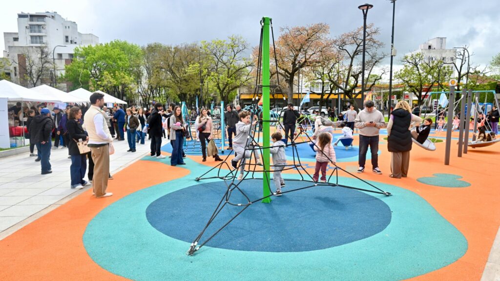 Nueva Plaza España: inauguraron la puesta en valor de uno de los paseos más tradicionales del casco urbano