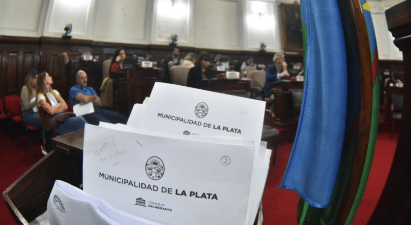 Alak envió el Presupuesto 2026 al Concejo Deliberante: comienza la pulseada política en La Plata antes del recambio