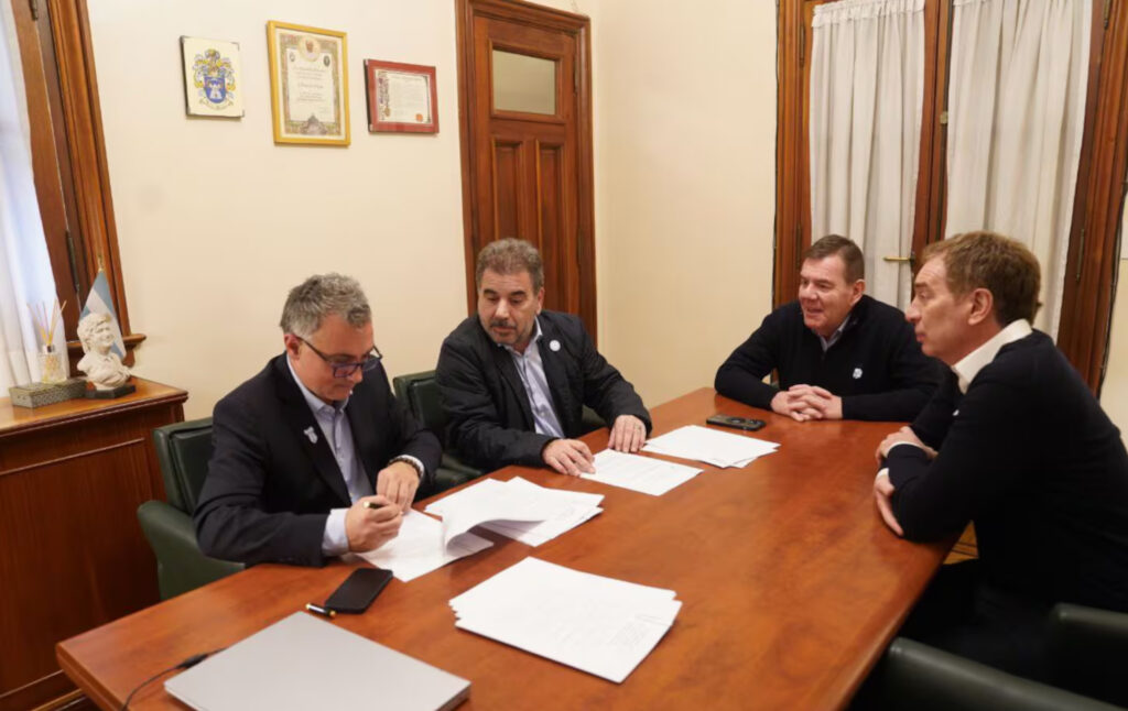 ¿Boleta compartida? El PRO y LLA reactivan contactos para la Provincia mientras esperan el regreso de Macri