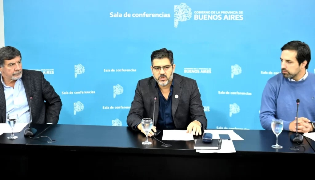 Carlos Bianco respaldó las reelecciones indefinidas y marcó la agenda bonaerense