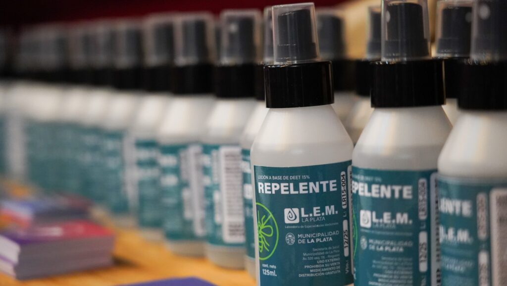 Dengue: ante la posibilidad de un brote el municipio reparte repelentes y lanza un operativo sanitario en los barrios