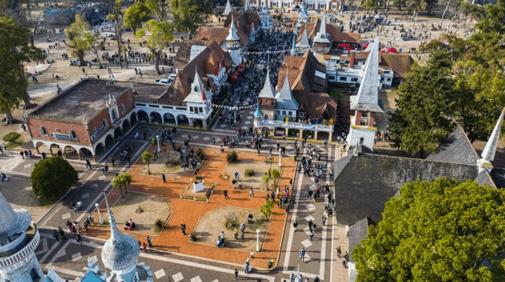 Vacaciones de invierno 2025 en La Plata: talleres, ciencia, teatro y espectáculos gratuitos para todas las edades