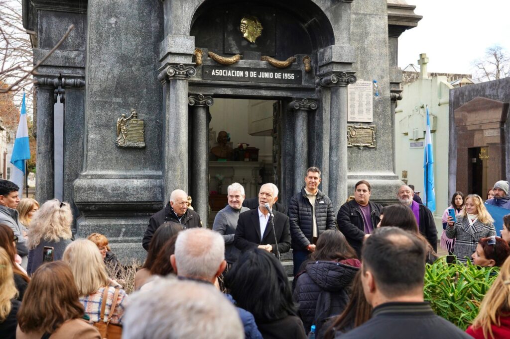 A 70 años de los fusilamientos, Alak homenajeó a los platenses caídos en la Resistencia Peronista