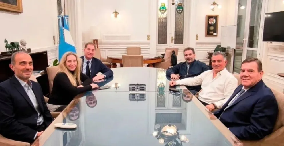 Acuerdo del PRO con LLA: las tensiones con los intendentes de Jorge Macri amenazan la unidad