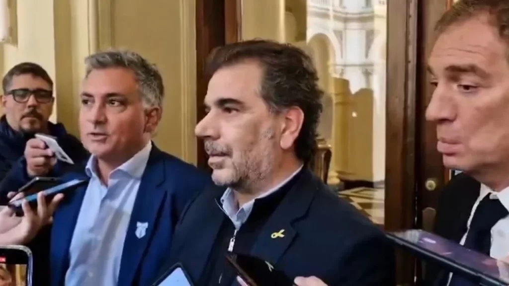 El PRO bonaerense se fracturó: Ritondo perdió el 30% de los Intendentes en el acuerdo con LLA