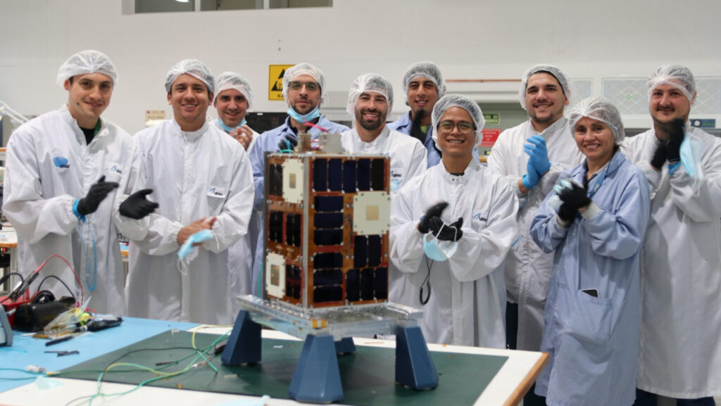 Satélite ATENEA: el orgullo platense de la misión Artemis II entró en cuenta regresiva de su viaje a la Luna
