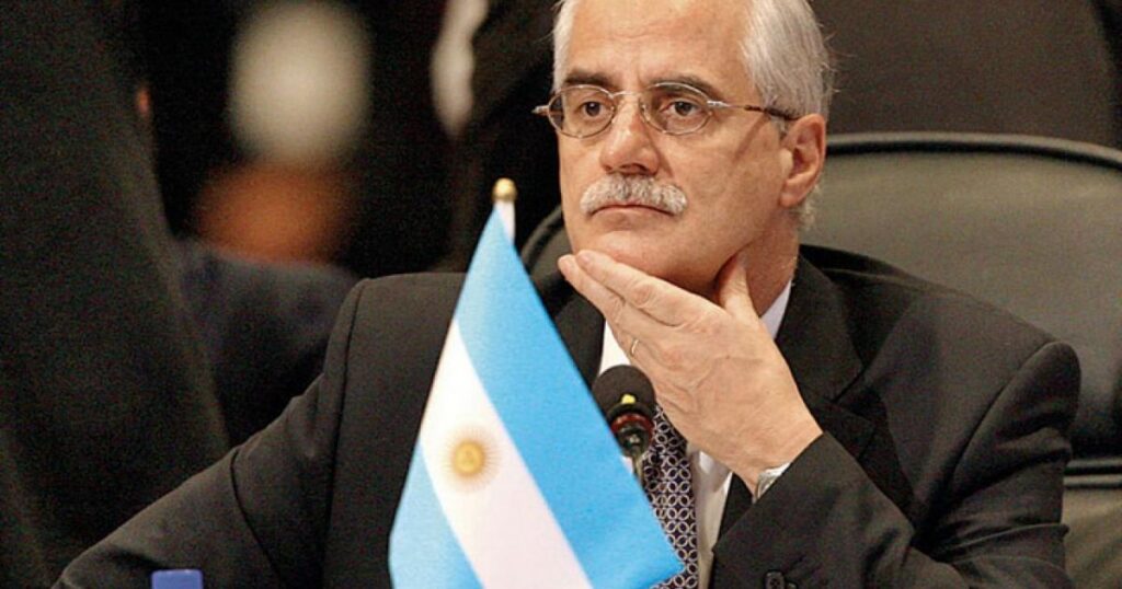 Todos adentro: Fuerza Patria cerró su lista con equilibrio entre La Cámpora, el sindicalismo, el massismo y los aliados de CFK