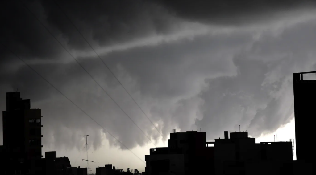 Ciclogénesis en puerta: lluvias, viento y baja de temperatura marcarán el fin de semana en La Plata