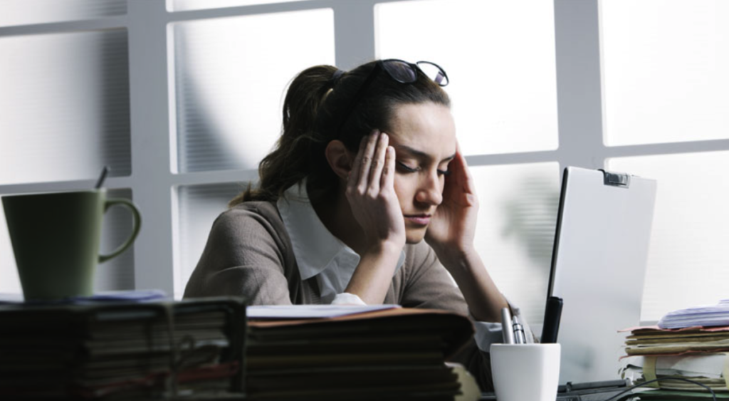 Salarios que no alcanzan y clima laboral en tensión: el trabajador pobre, el telón de fondo de la reforma laboral